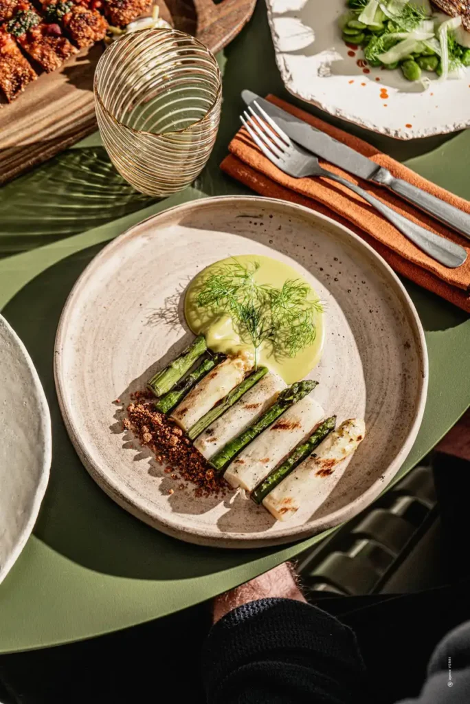 Asperges grillées et sauce verte restaurant Le Mosaïque Narbonne